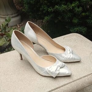 Chinese Laundry Silver Women's Olga Pump Size 8.5